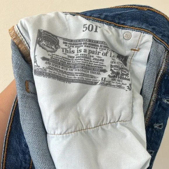 Levi’s Original Fit High-Rise 501 Dark Wash Denim Shorts Size 32 - Picture 8 of 11